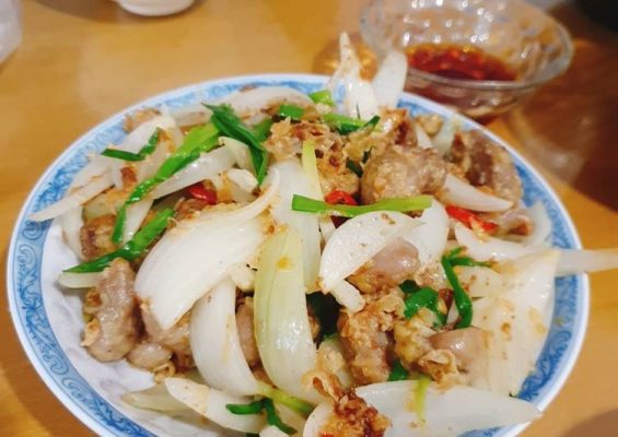 Bao tử cá basa xào hành tây